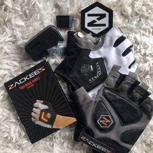 Zackees turn signal cycling gloves!